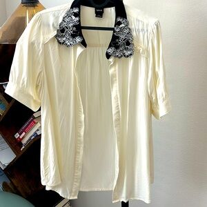 Disney cream button down blouse. Mad Hatter themed. Size XL.